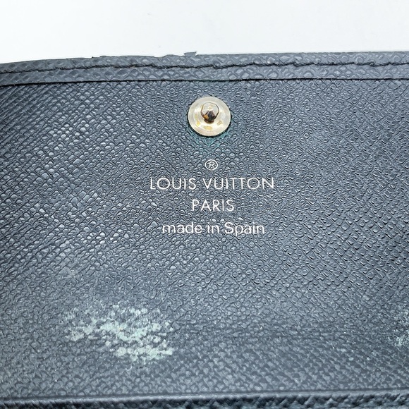 Louis Vuitton LV Cowhide Leather Key Holder - Picture 10 of 16